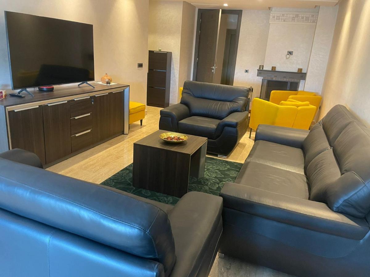 Appartement Haut Standing Proche Gare Casa Voyageur Casablanca Exterior foto